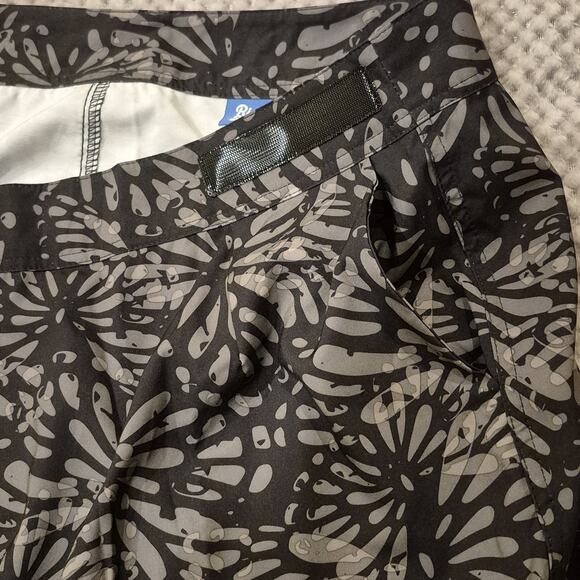 RipSkirt Length 3 Women Small Adjustable Wrap Skirt Black Gray Hawaiian Floral - Picture 5 of 9